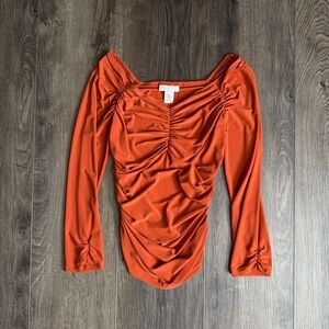 Sharon Max Long Sleeve V-Neck Ruched Top Size Medium NWOT.